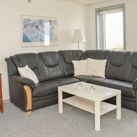 Three-bedroom In Romo Apartament