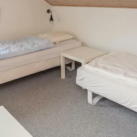 Three-bedroom In Romo Apartament